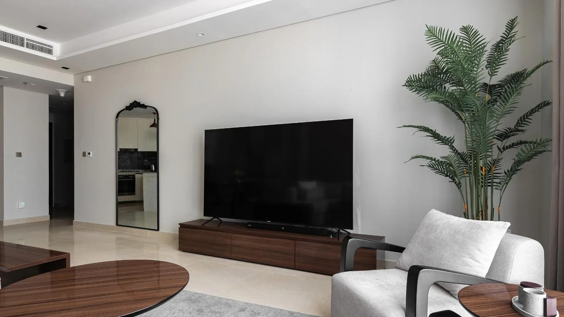 Simply Comfort Apartments At Nobles Tower Luxury Burj View Dubaj 0*,